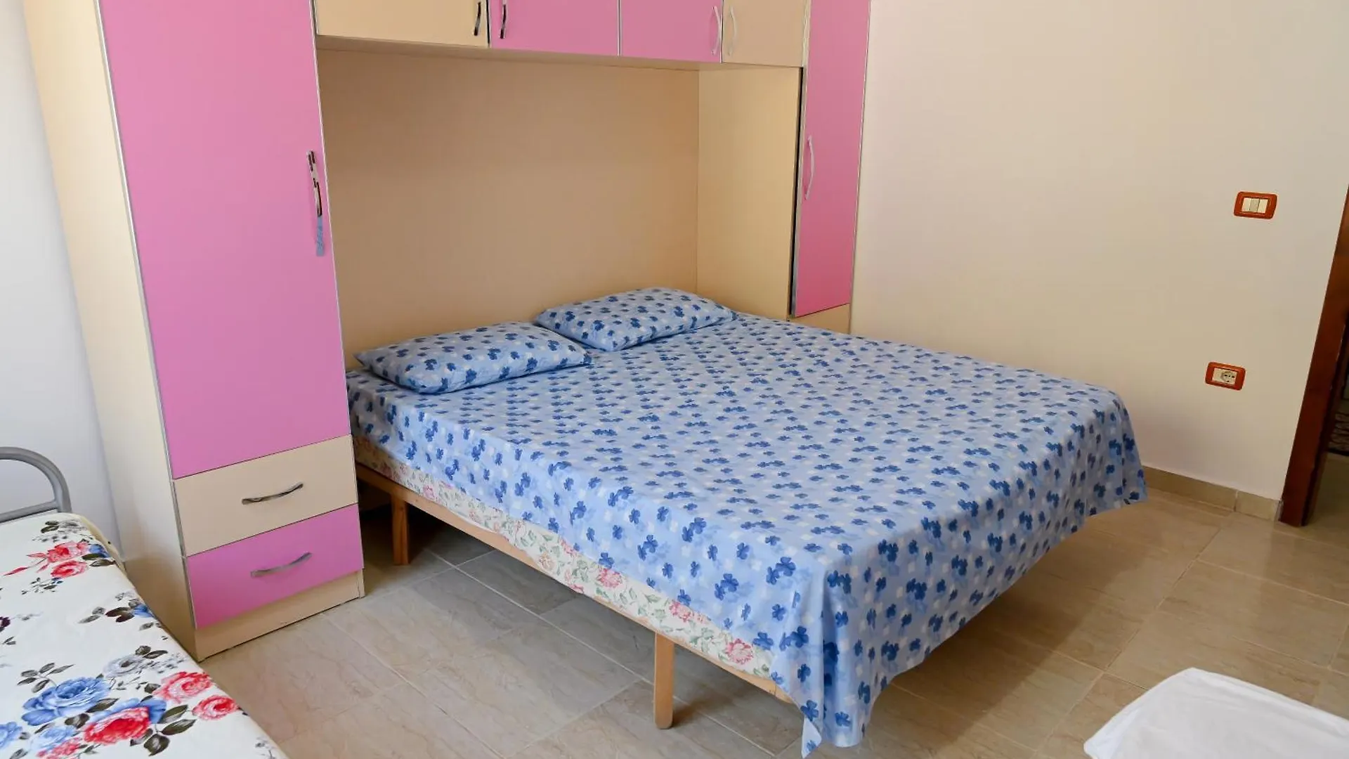 Shengjin Holidays Apartments