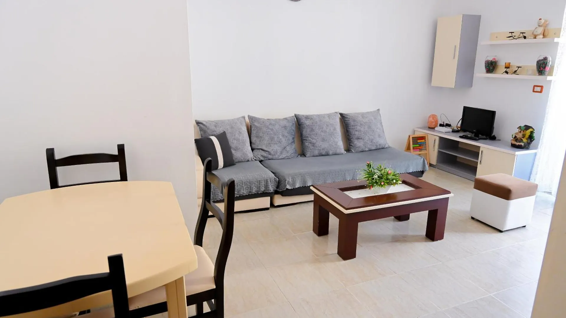 Shengjin Holidays Apartments