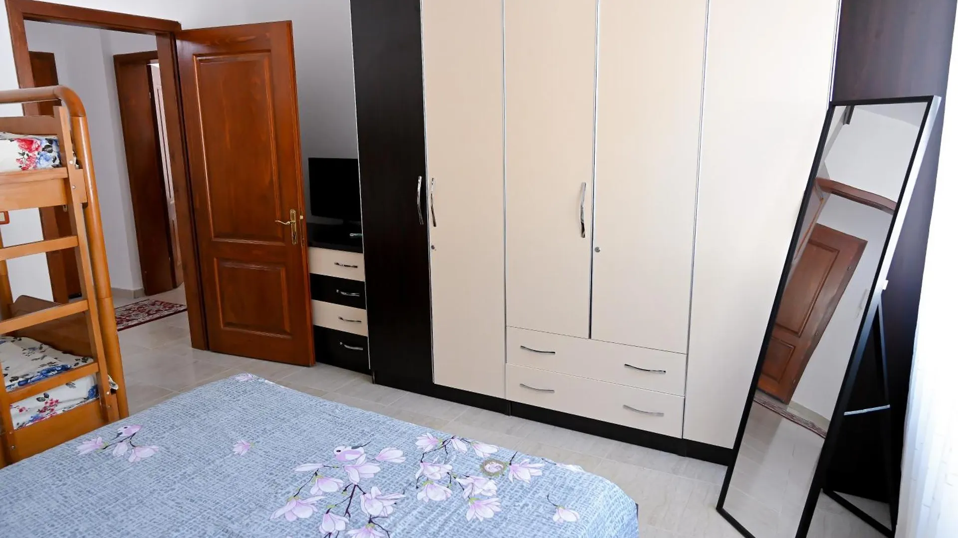 Shengjin Holidays Apartments
